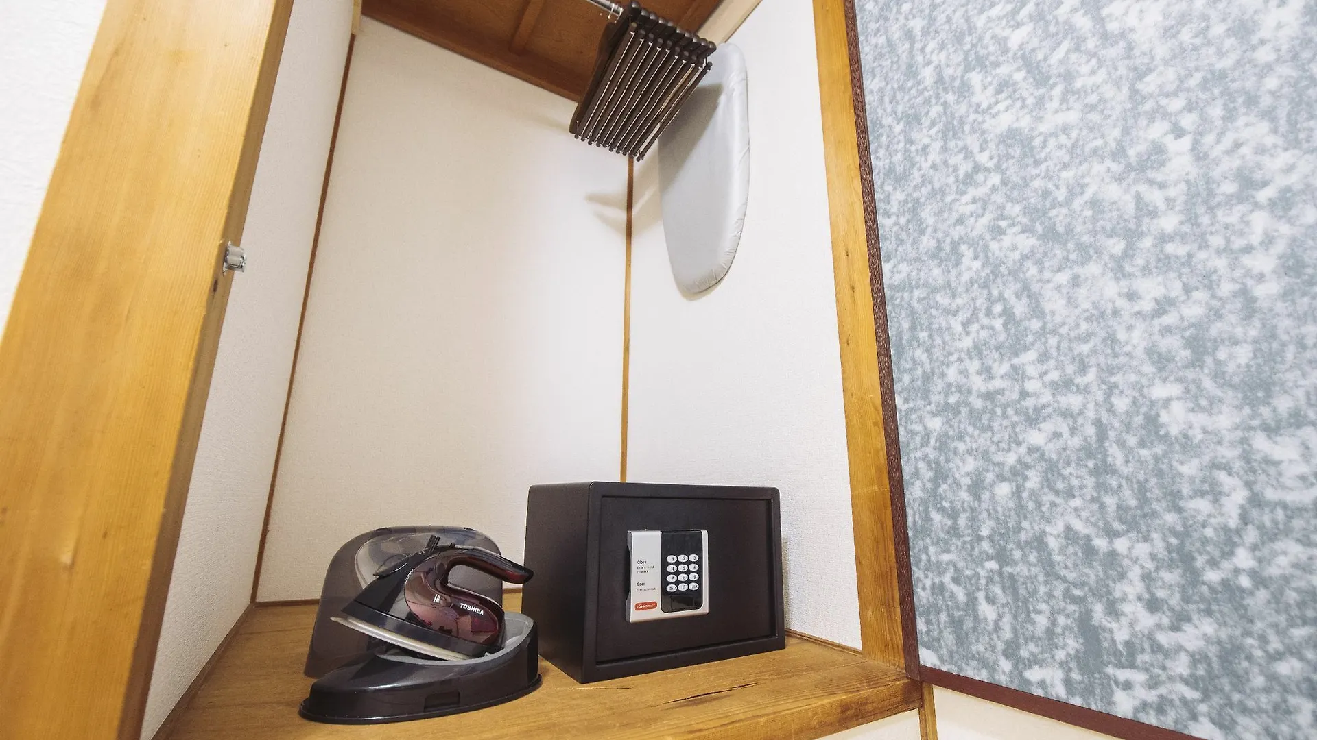Resi Stay Kyodai West Kyoto 0*,  Japan